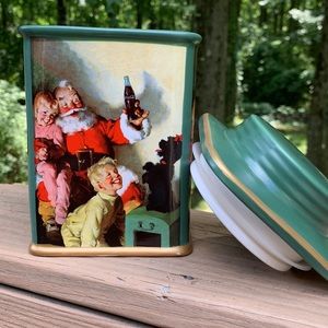 Coca Cola Holiday Portraits 32oz Stoneware canister. Green